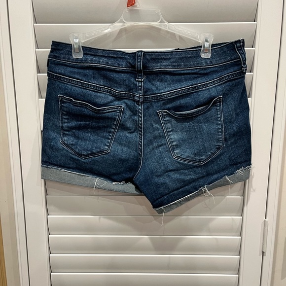 Universal thread shorts - Picture 2 of 3